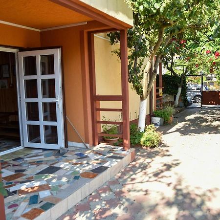 Апартаменты Casa Brianna Костинешти Экстерьер фото